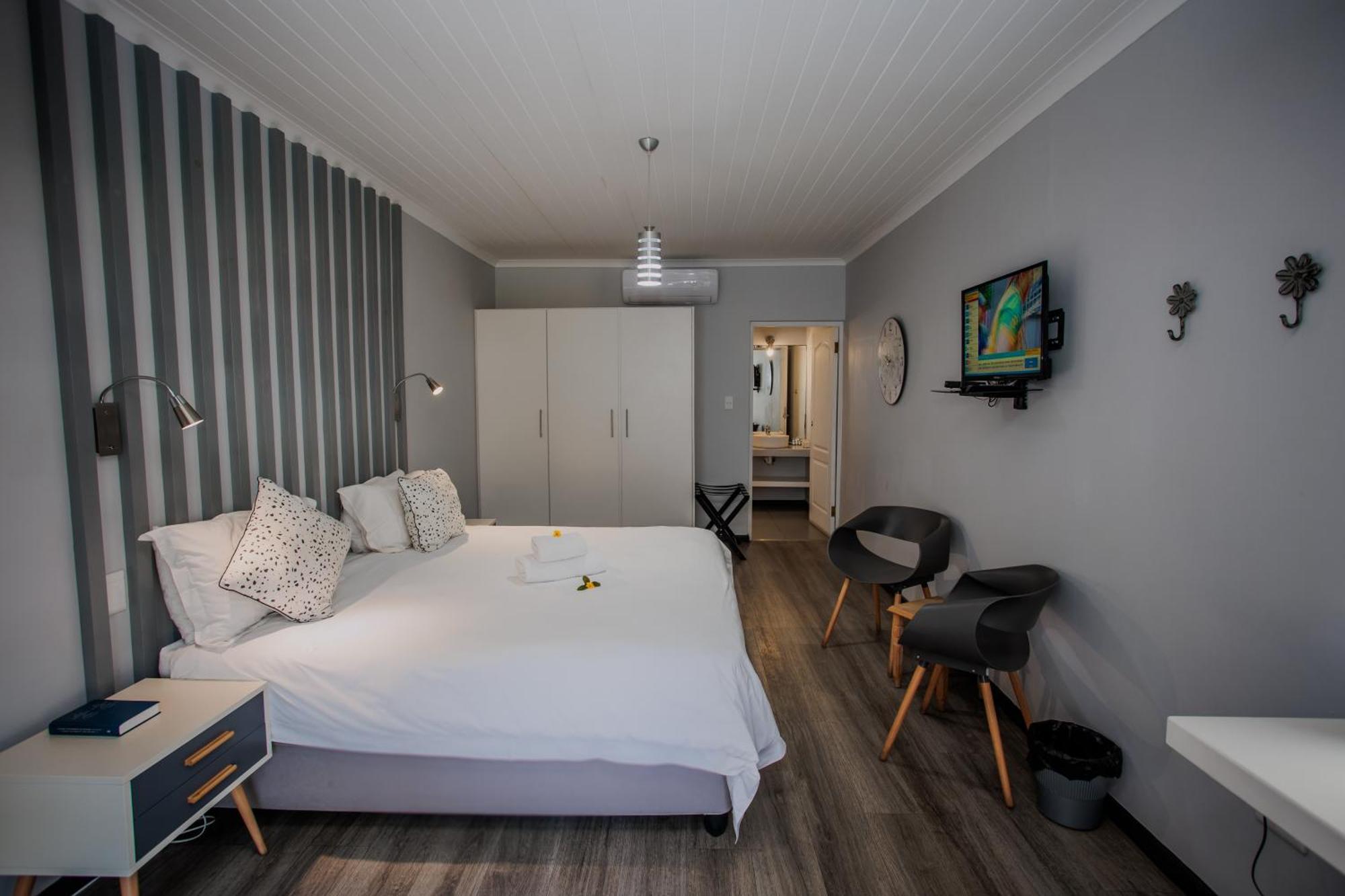 Aan De Eike Guest House Свелендам Екстер'єр фото